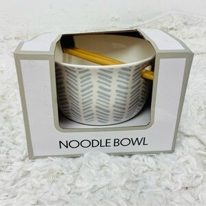 NIB Room 2 room White and Gray Noodle Bowl with Chopsticks